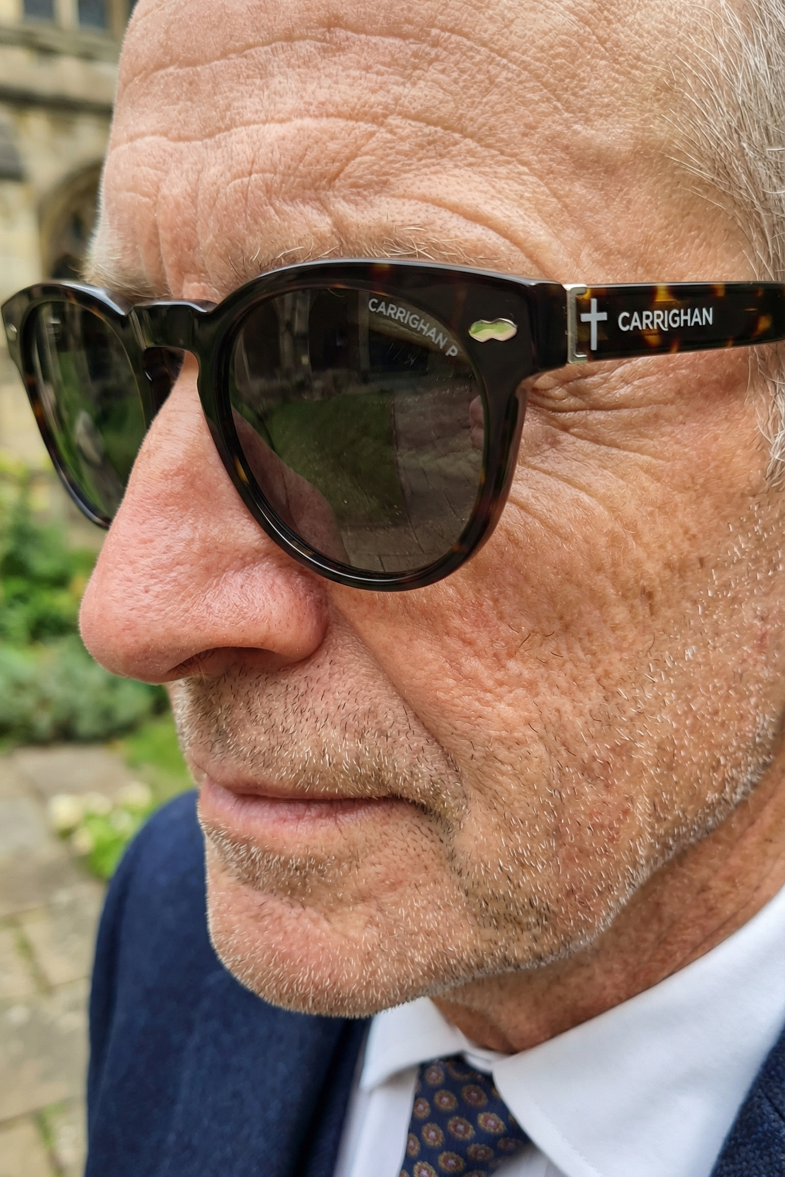 DROP 002 / BE THE LIGHT